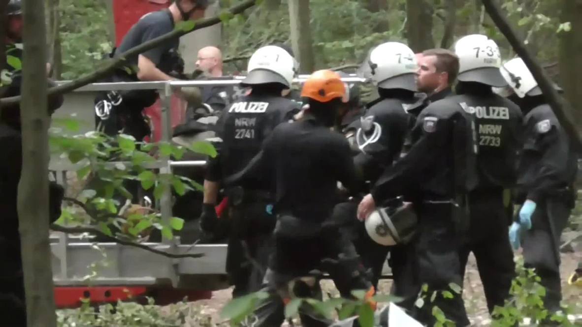 Germany: Police continue eviction of Hambach Forest activists