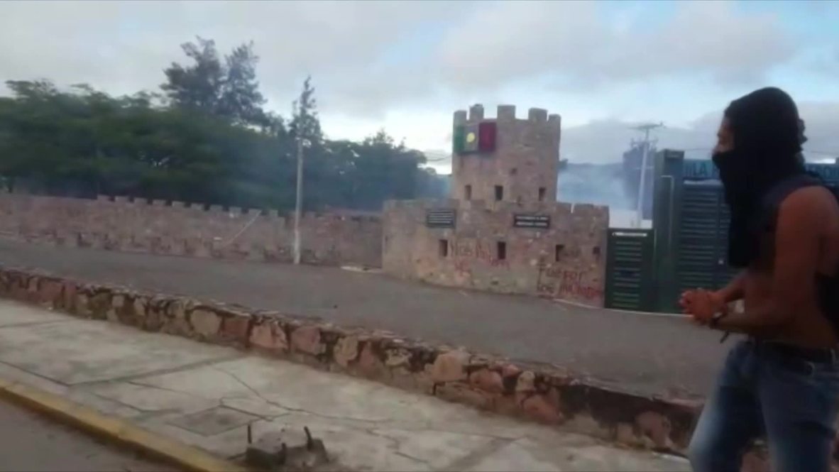 Mexico: Protesters attack army barracks demanding justice for missing students