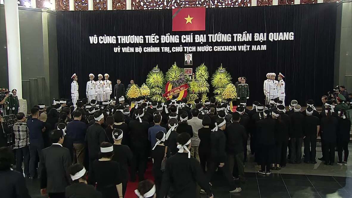 Vietnam: Hundreds pay tribute to Vietnam's late president in Hanoi