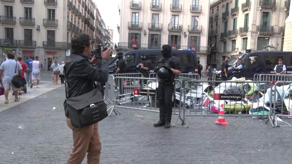 Spain: Catalan independence camp cleared from Barcelona city centre