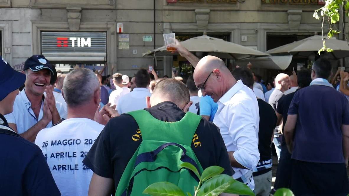 Italy: Lazio and Roma ultras gather ahead of Rome derby