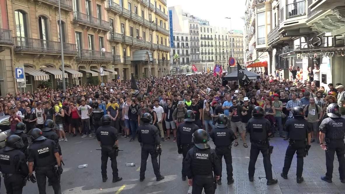 Spain: Police clash with protesters on day of demos in Barcelona