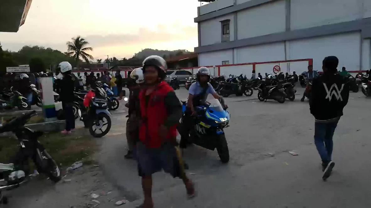 Indonesia: Fuel shortages cause huge queues after 7.5M earthquake and tsunami