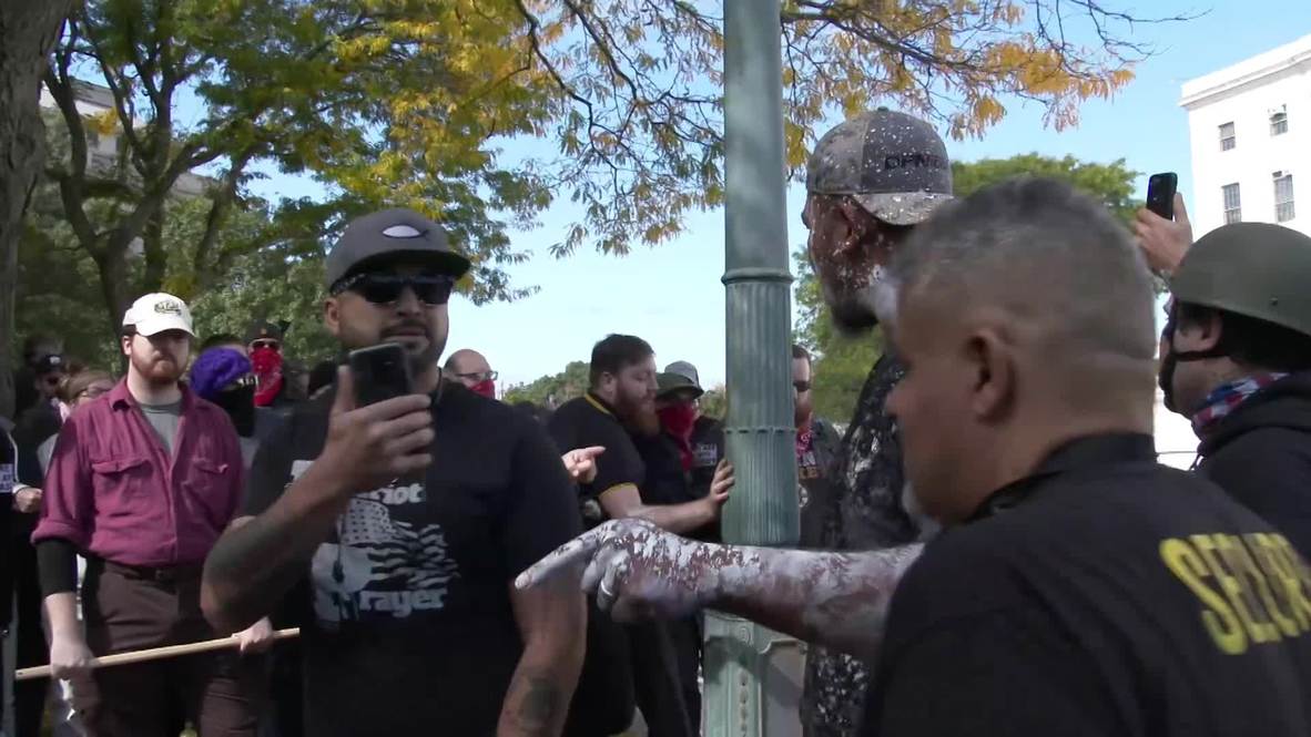 USA: Violent clashes break out as antifa, right-wingers hit Rhode Island