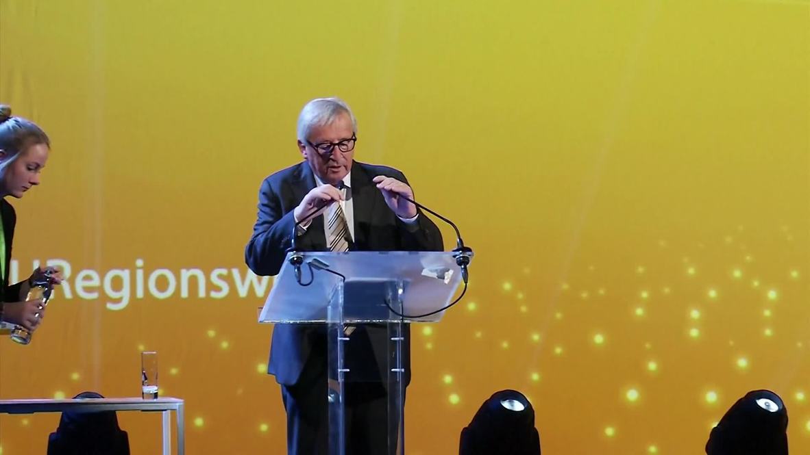 Belgium: EU's Juncker accused of mocking Theresa May's dance moves