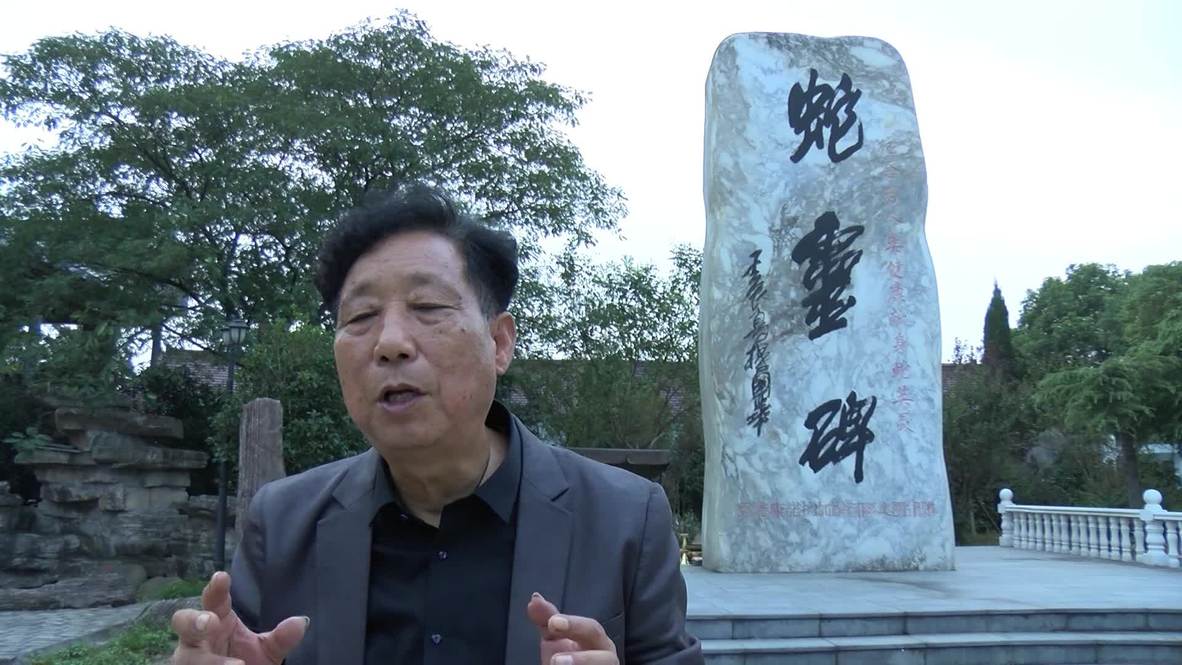 Un negocio venenoso: se bienvenido a esta granja china de cría de serpientes