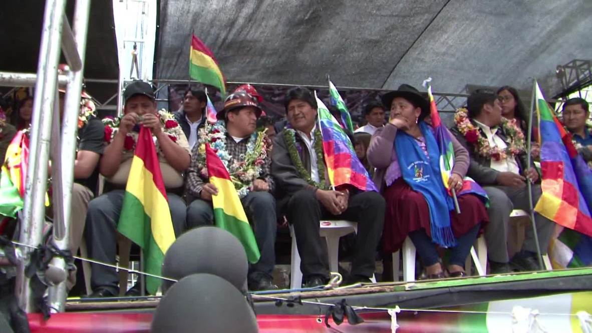 Bolivia: Morales-led Democracy Day celebrations met by counter-protesters