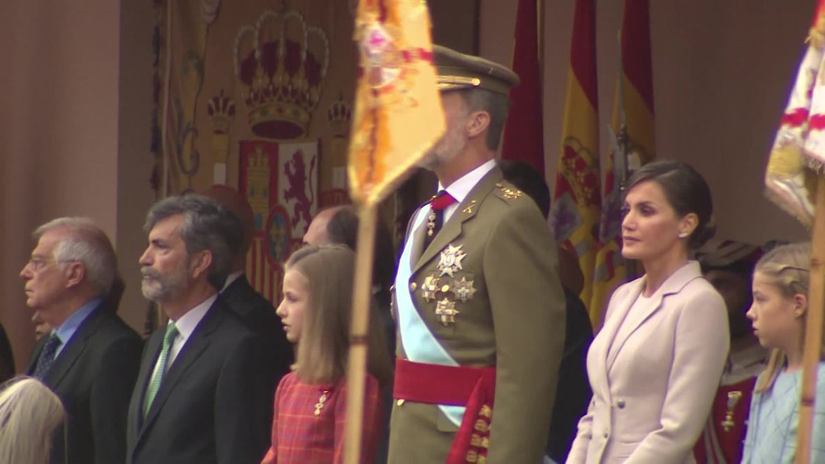 Spain: King presides over pomp and ceremony at Day of Spain parade