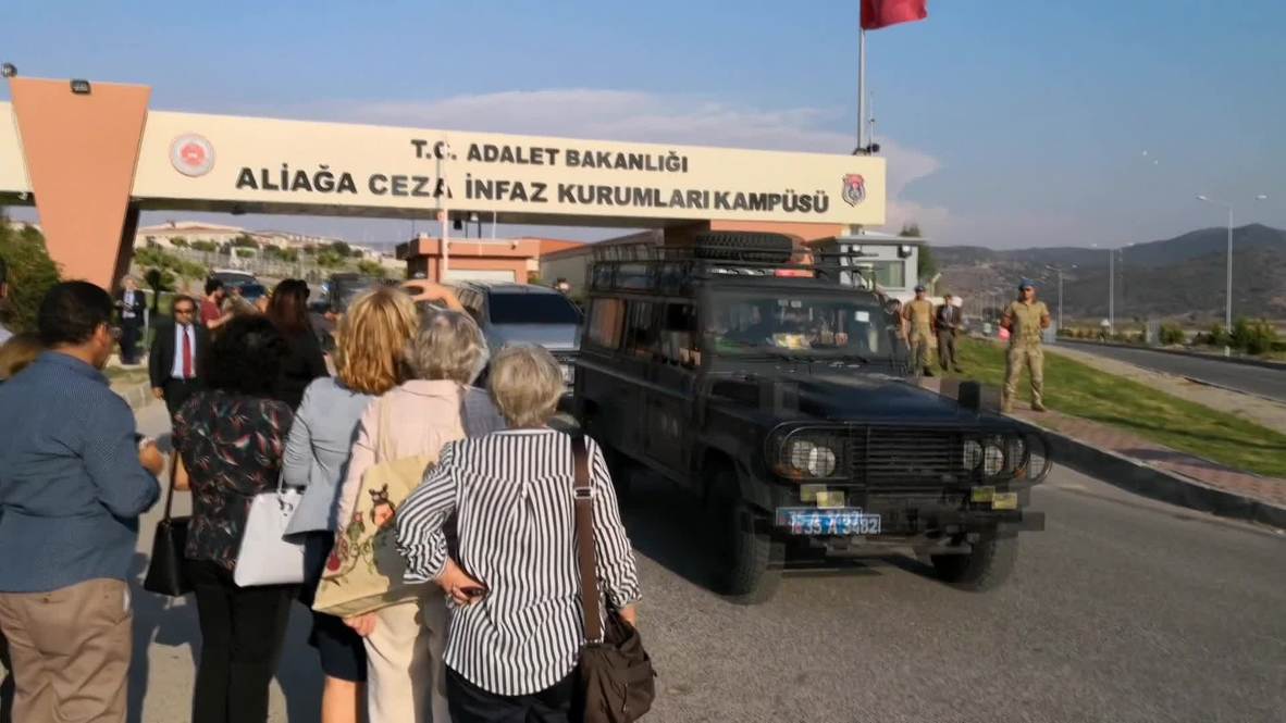 Turkey: US pastor Andrew Brunson freed from house arrest