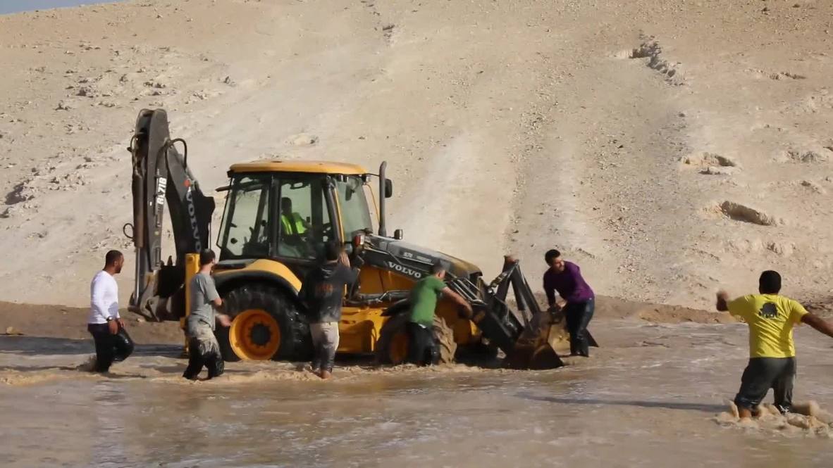 State of Palestine: Israeli forces, bulldozers enter Khan al-Ahmar village, arrest activists
