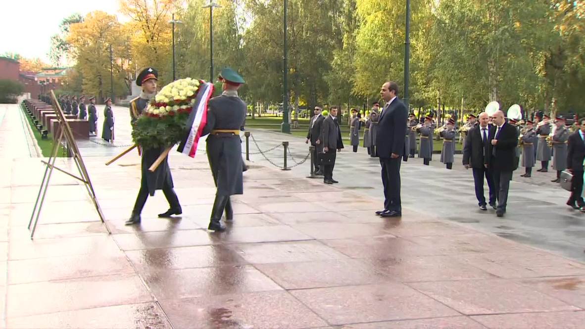 Russia: Egypt's Sisi lays wreath at WW II memorial