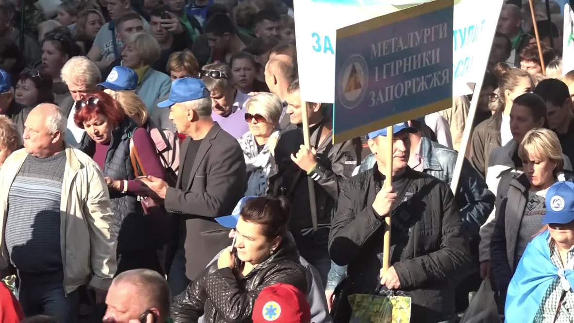 Ukraine: Thousands march on Kiev for minimum wage and price freeze