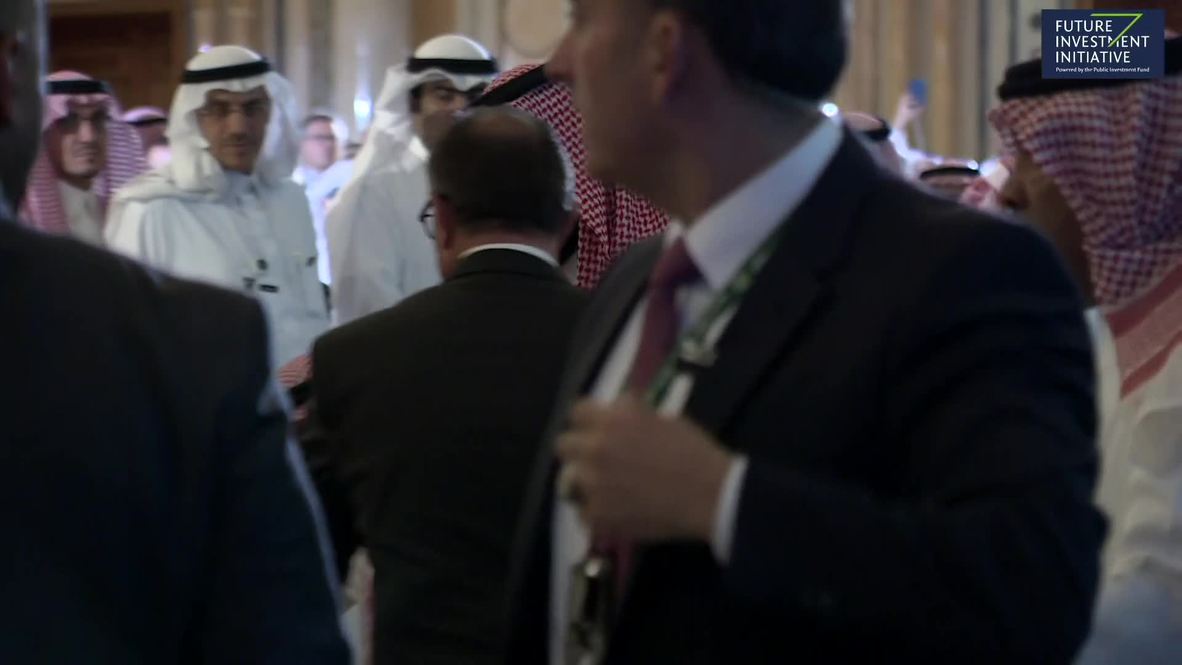 Arabia Saudí: El príncipe heredero de Arabia Saudí asiste a la cumbre empresarial días después de reconocer el asesinato de Khashoggi