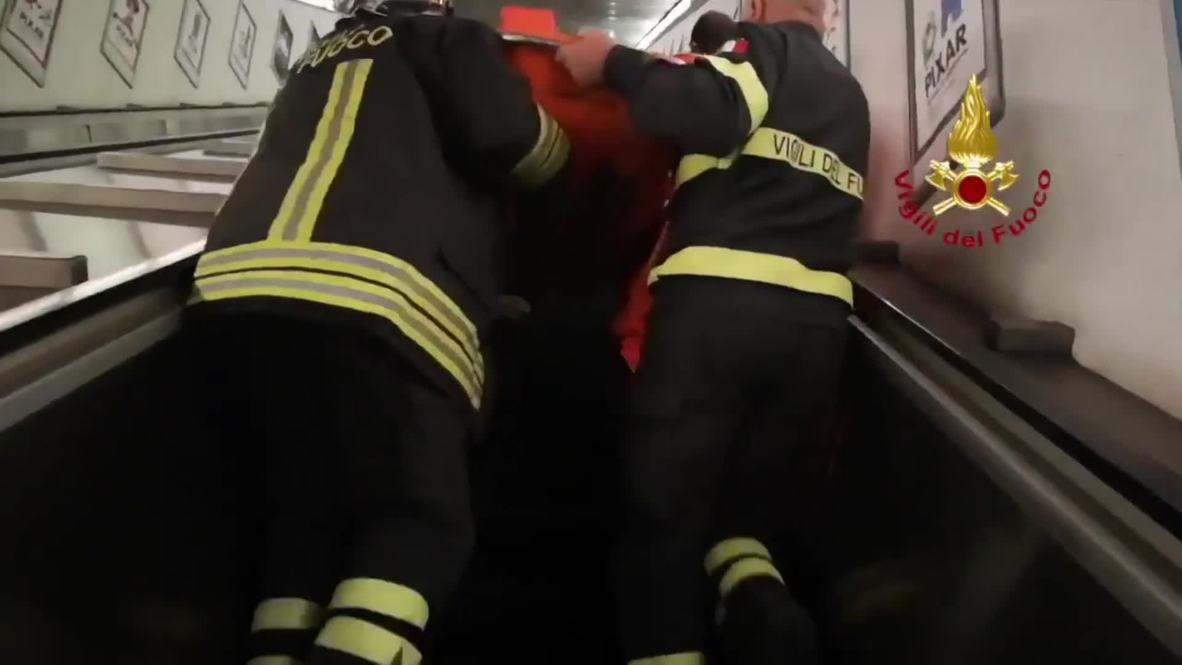 Italia: Aficionados rusos heridos tras romperse una escalera mecánica en Roma *MARCAS EN ORIGEN*