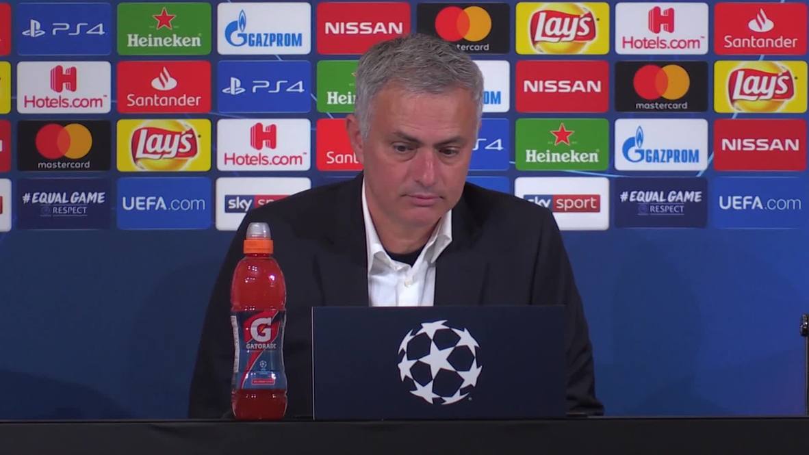 Italia: Mourinho insiste en que su gesto a la grada tocándose la oreja "no fue ofensivo