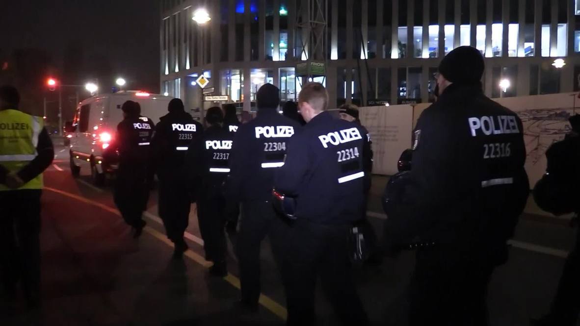 Germany: Far-right march on Kristallnacht anniv. met with counter-protests in Berlin
