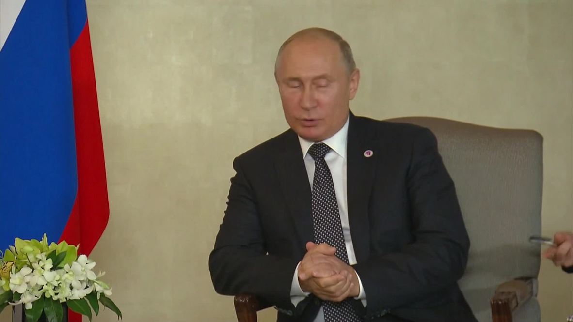 Singapore: Putin holds talks with South Korea's Moon
