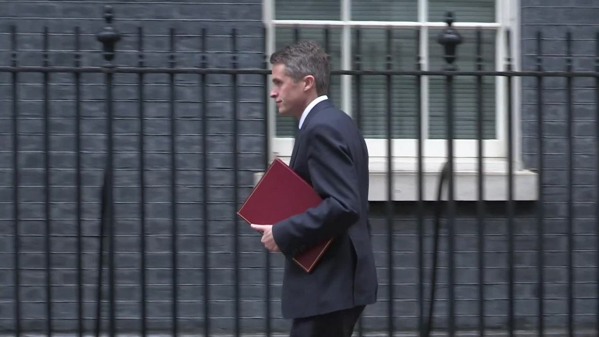 UK: Cabinet heads to Downing St. for Brexit talks with May