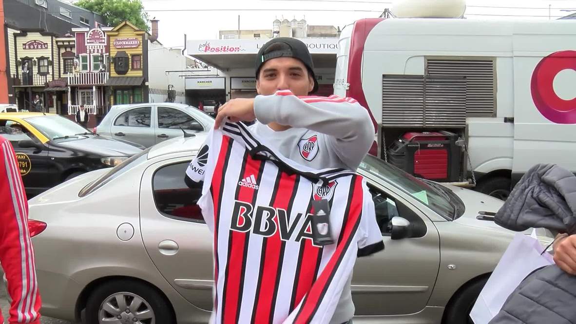 Argentina: River-Boca fans go 'loco' for Copa Libertadores final