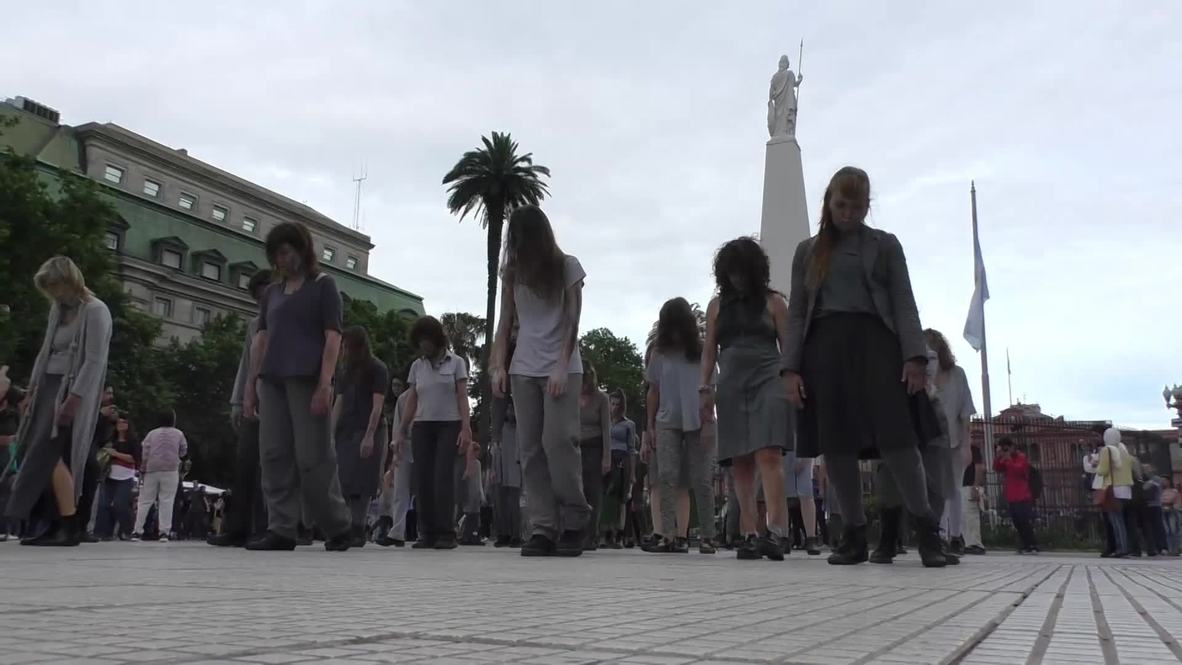 Argentina: 'Zombies' trudge through Buenos Aires in anti-G20 demo