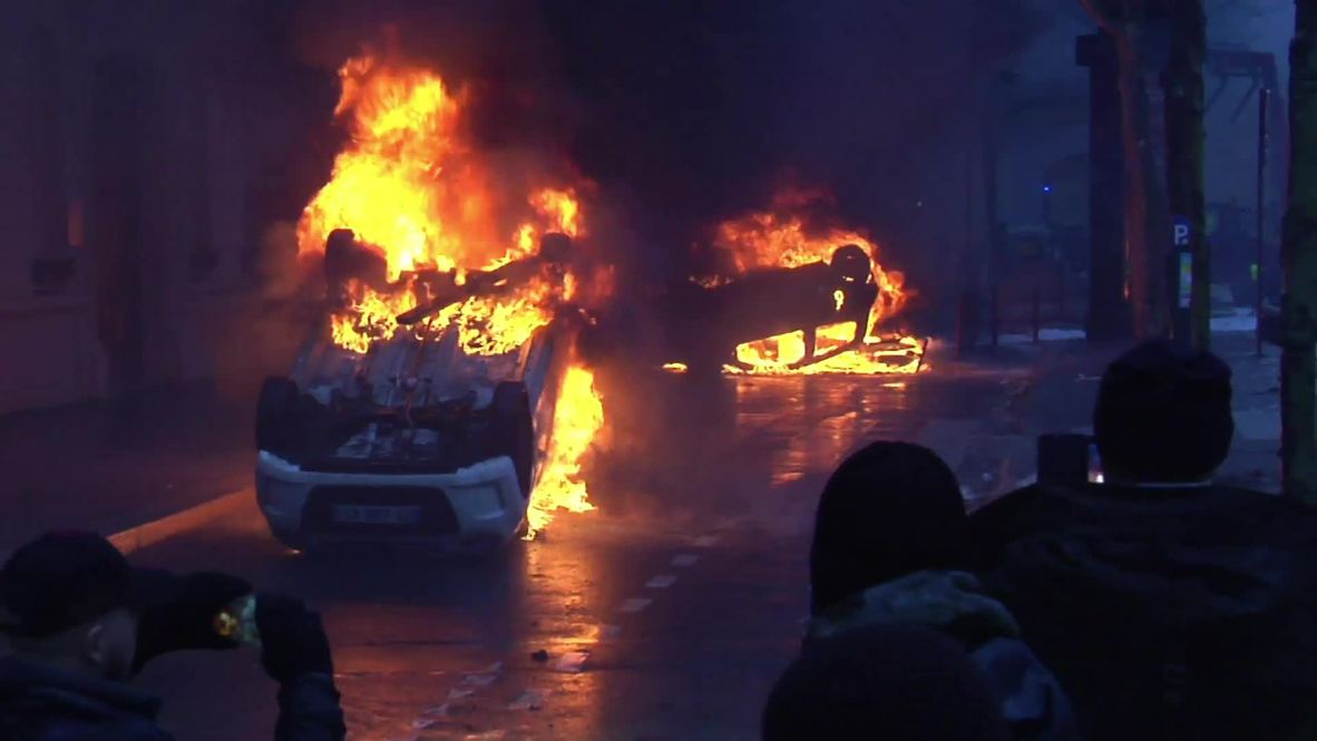 France: Fires rage on the streets of Paris at ‘Yellow Vest’ protest