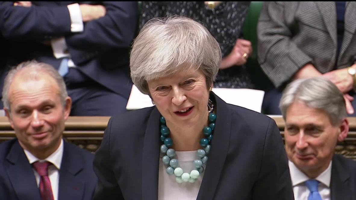 UK: May defers vote on her Brexit deal following Irish backstop backlash