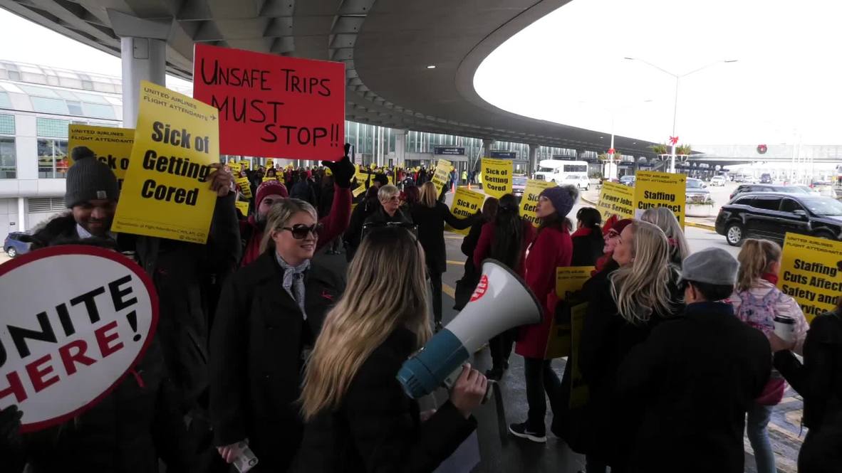 USA: United flight attendants protest cuts in nation-wide day of action