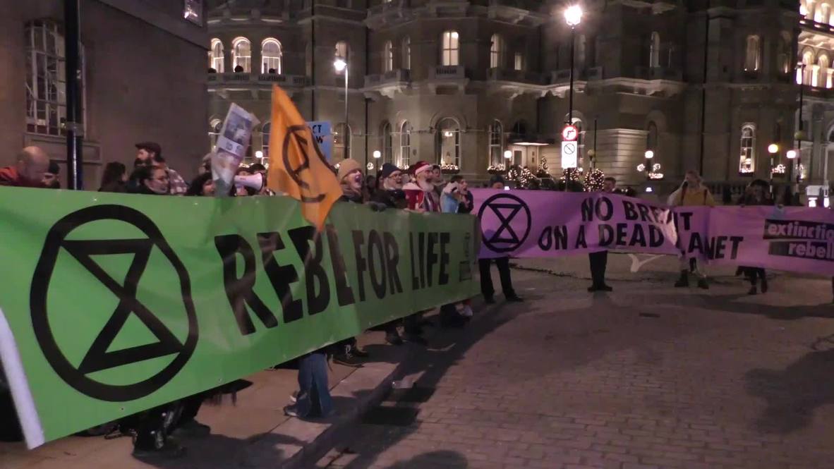 UK: Protesters outside BBC HQ call for honest coverage of climate change