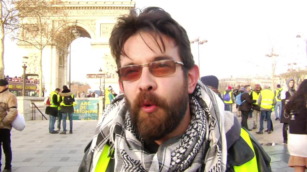Francia: Los chalecos amarillos piden la dimisión de Macron mientras continúan las protestas