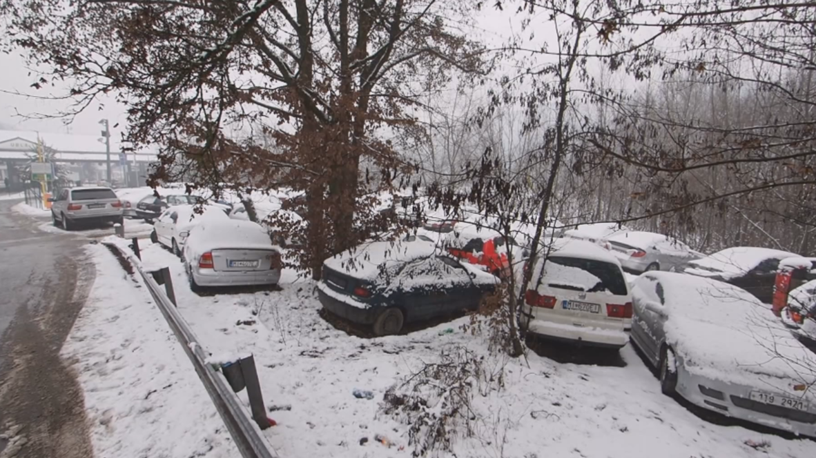 Slovakia: Village overtaken by abandoned cars near Ukrainian border