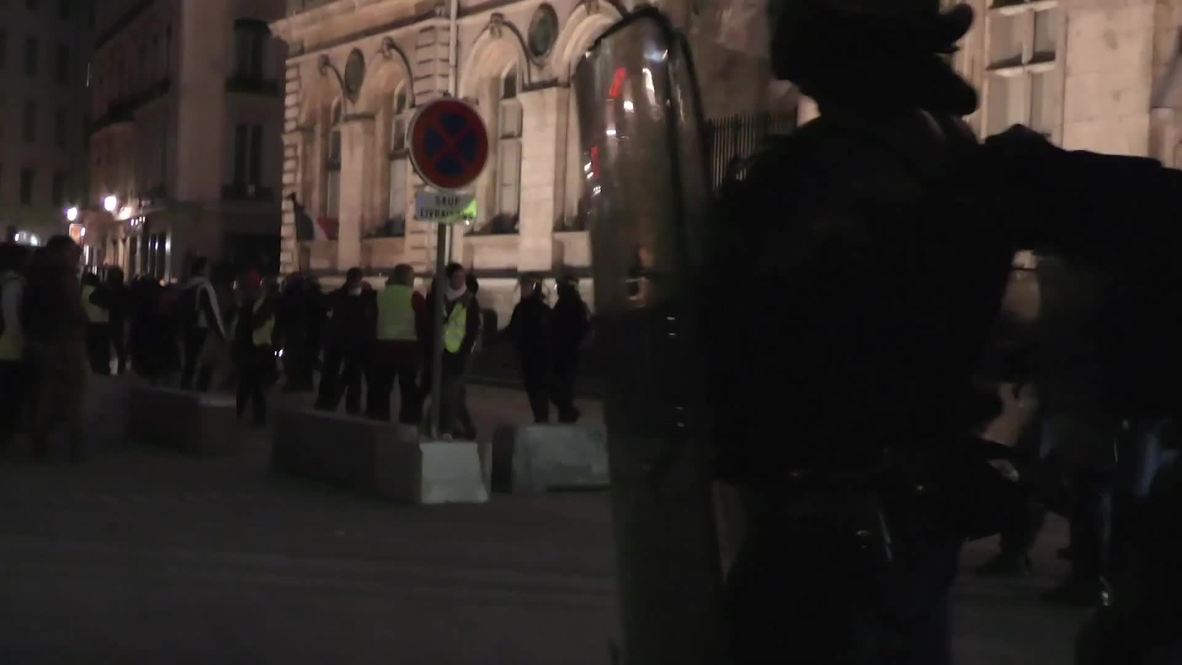 Francia: Enfrentamientos y gases lacrimógenos en Lyon durante las protestas de los "chalecos amarillos