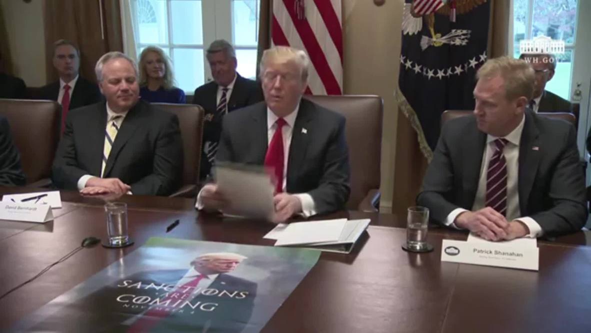 USA: Trump shows off letter from North Korea's Kim