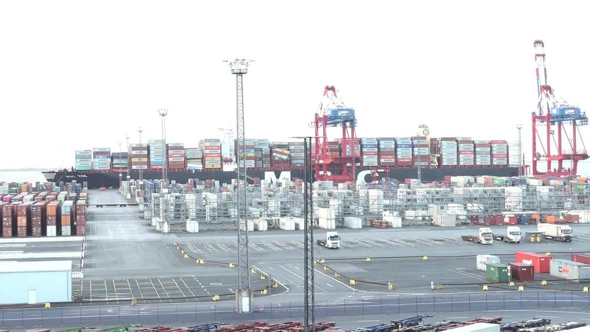 Germany: Cargo ship docks at Bremerhaven after losing 270 containers in storm