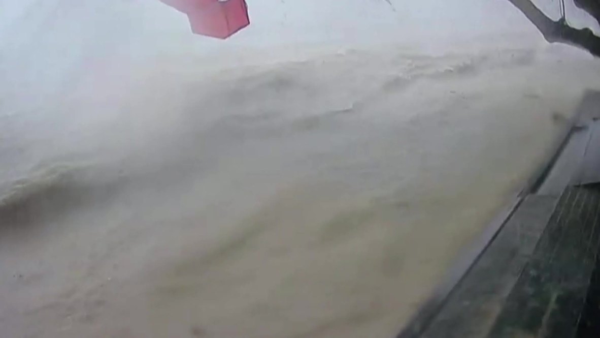 Thailand: Tropical storm Pabuk rips through shoreline decking
