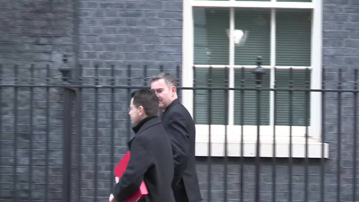UK: Ministers arrive for cabinet meeting before Brexit debate restarts