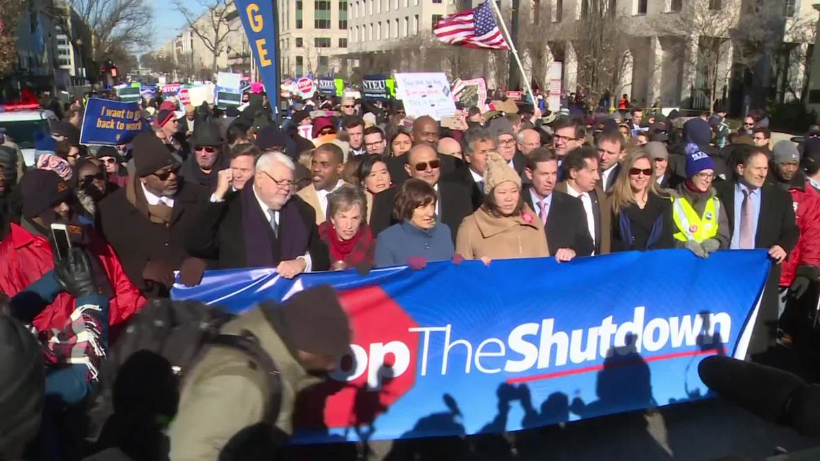 USA: Federal workers call for end to government shutdown