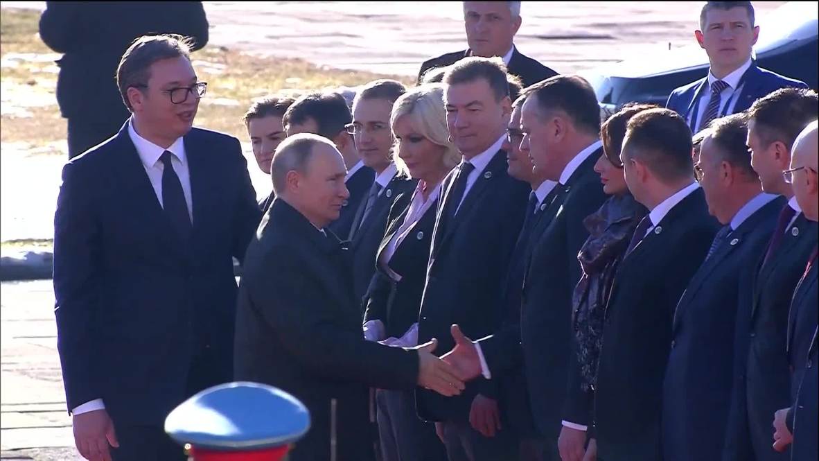 Serbia: Oops! Putin and Vucic accidentally ‘snub’ delegations at welcoming ceremony