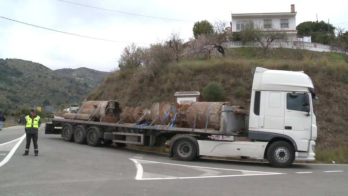Spain: New machinery en route to help find 2 y.o. who fell into borehole