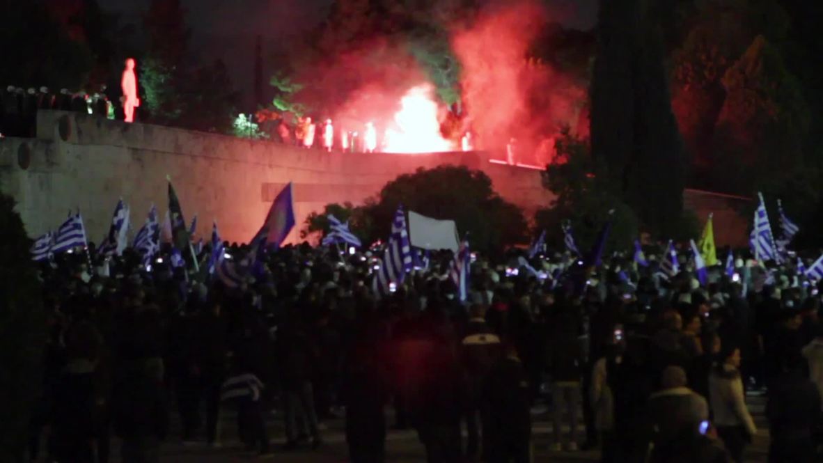 Greece: Flag-clad demonstrators dance against Macedonia name deal