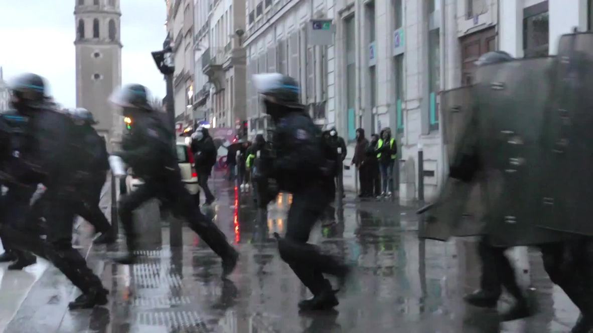 Francia: Fuerte presencia policial en Lyon durante una nueva marcha de los "chalecos amarillos