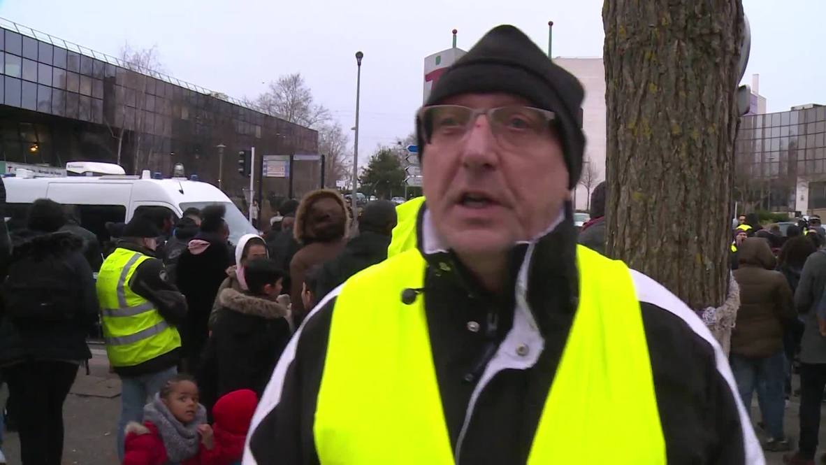France: Vest-clad demo south of Paris warns Macron 'year of yellow' awaits