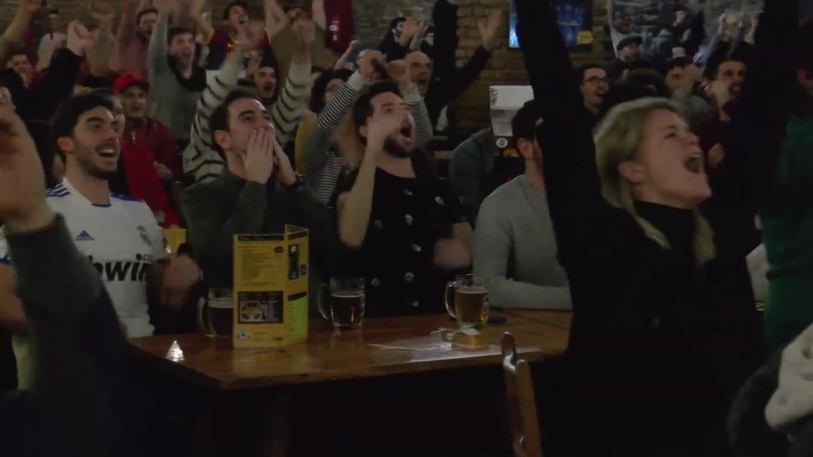 Spain: Fans enjoy 1-1 Copa del Rey draw between Barca and Los Blancos