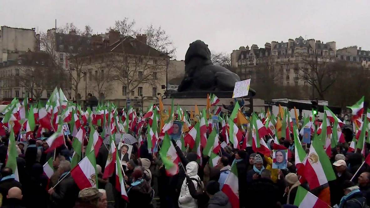 France: 'Change regime' - Iranians protest revolution's 40th anniversary