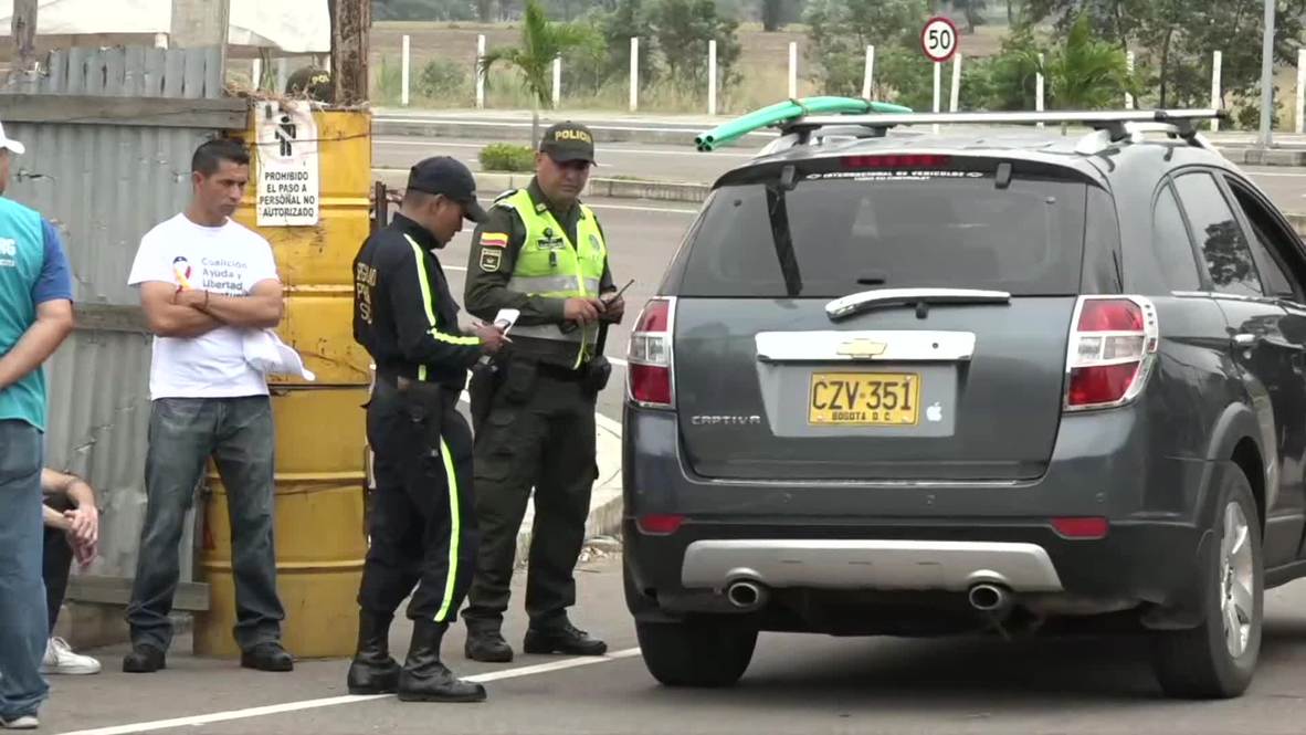 Colombia: Police stand guard near bridge as Venezuela continues to block aid