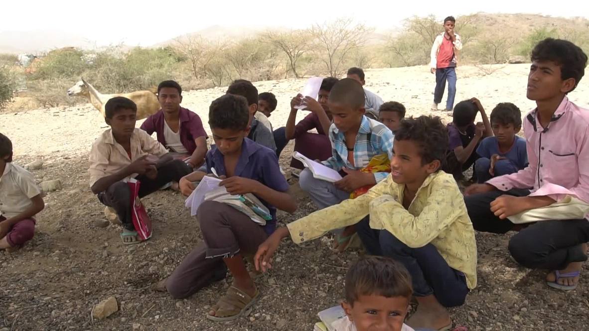 Yemen: Displaced schoolkids take classes under trees in war-torn country