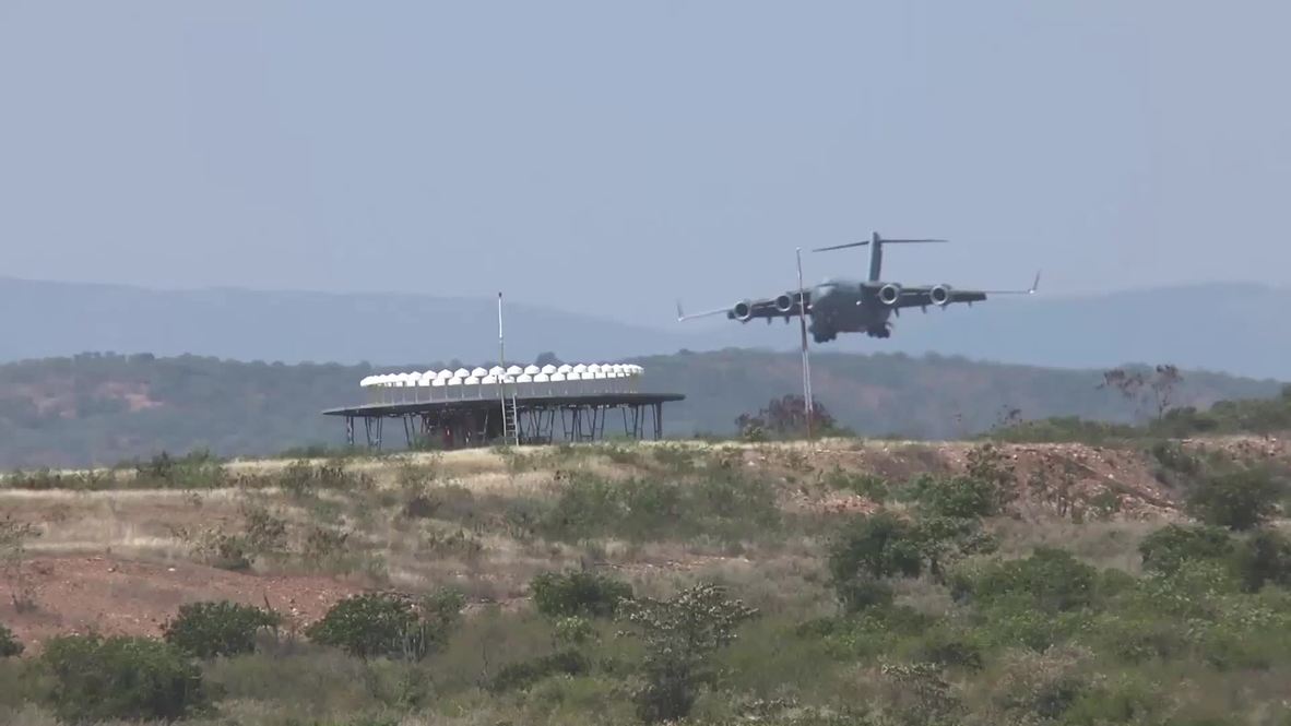 Colombia: Aviones estadounidenses llevan ayuda humanitaria a la frontera de Venezuela