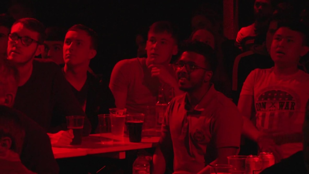 UK: Fans gather to watch CL clash between Liverpool and Bayern Munich