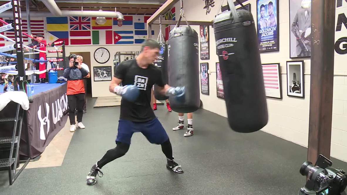 EE.UU.: Bivol se prepara para defender su título de campeón frente a Smith