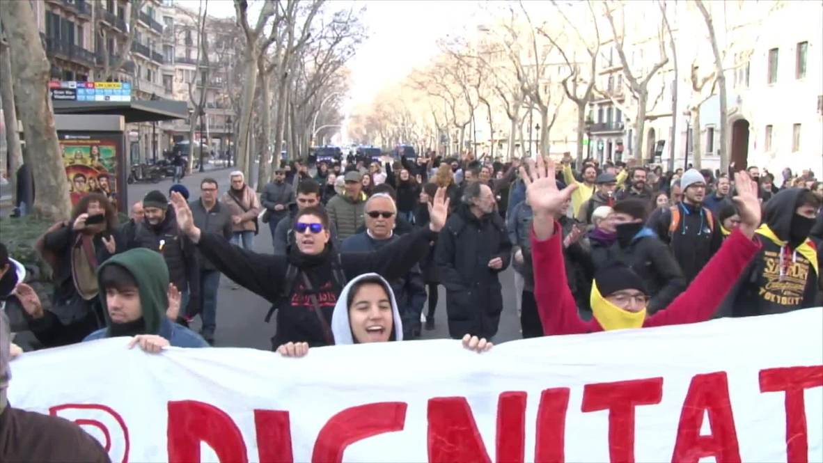 Spain: Protesters rally in Barcelona as strike over Catalan separatist trial continues