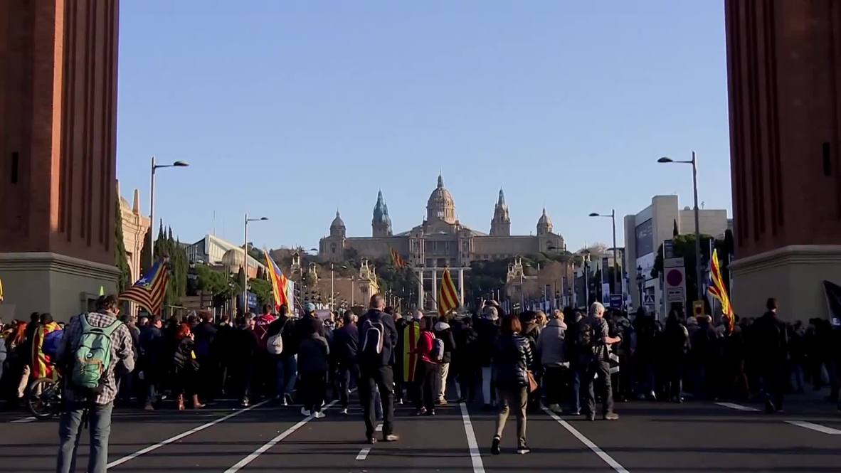 Spain: Catalonians protest Spanish king's visit to Barcelona